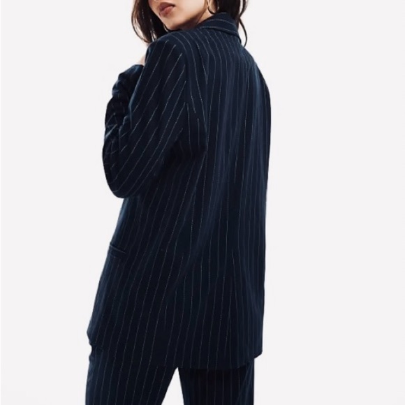 Oversized Boxy DIVIDED Black and White Pinstripe Women’s Blazer - Picture 2 of 8